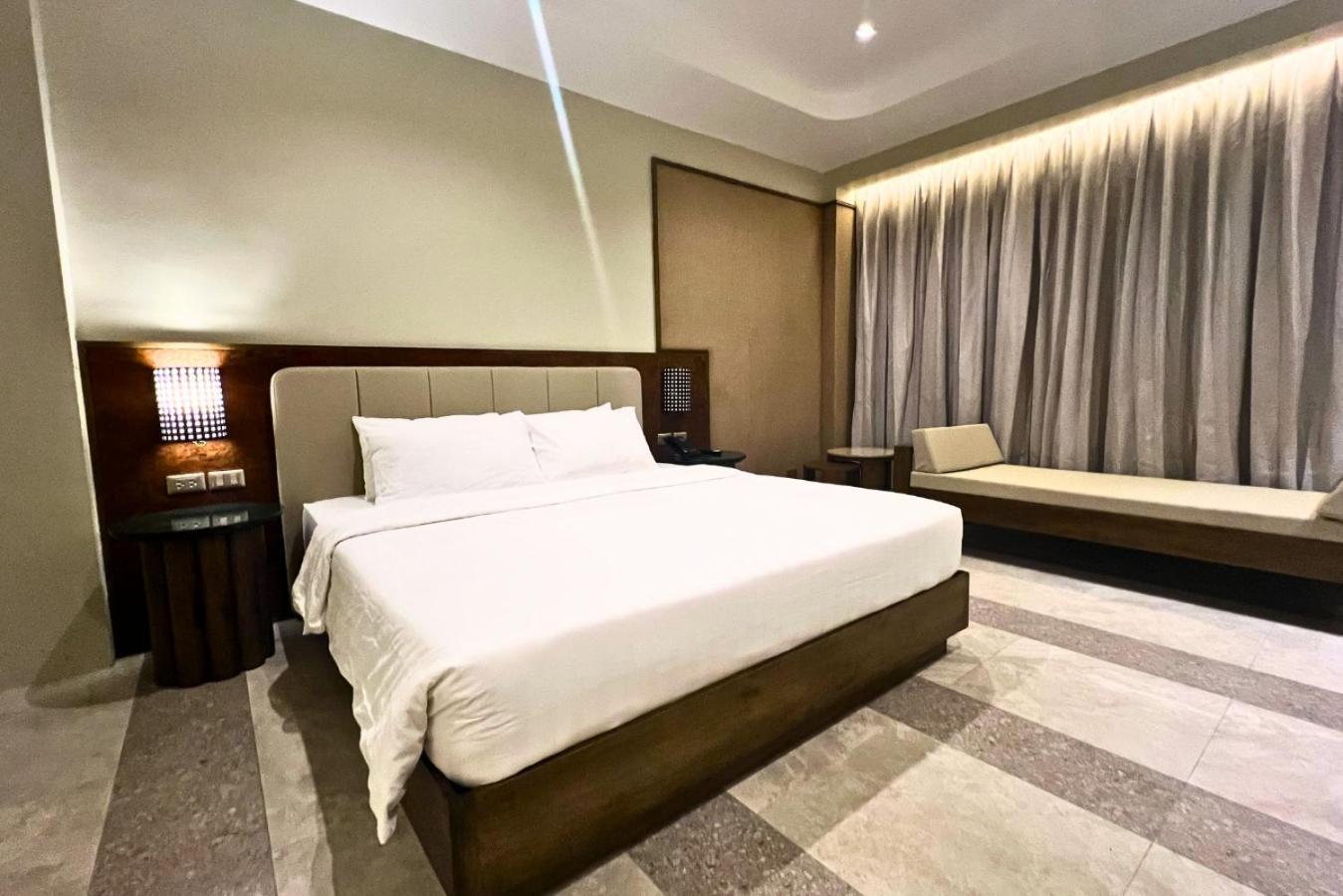 Resort Westown 4*