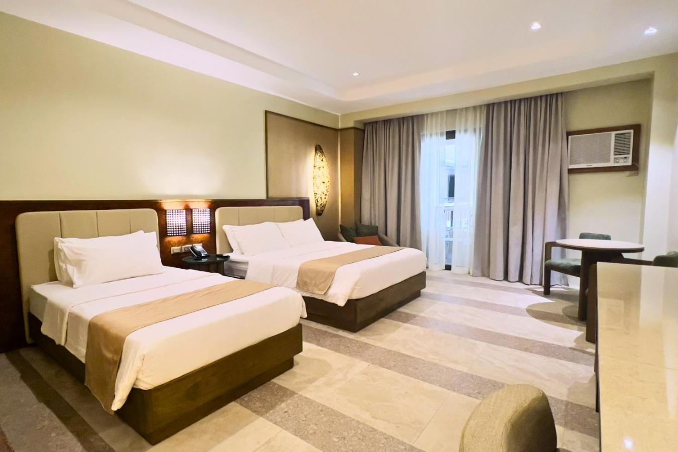 Resort Westown Coron